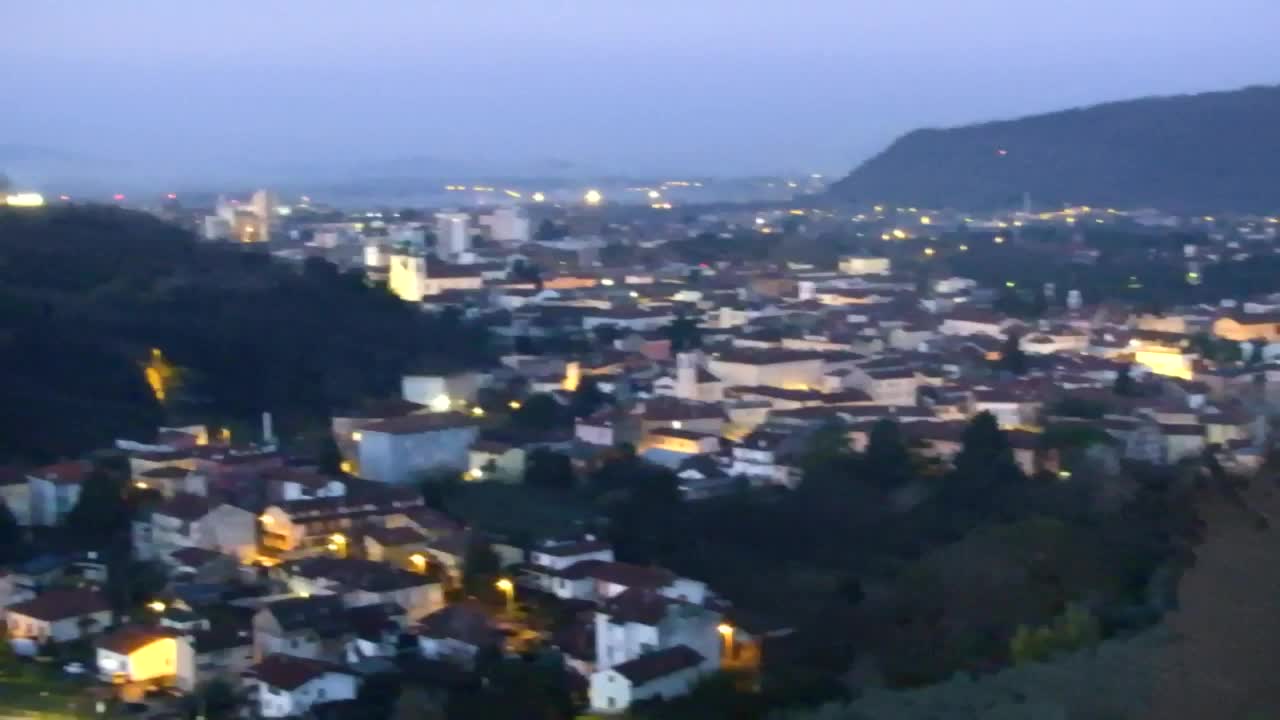 Nova Gorica i Gorica: Prekrasan Pogled iz Franjevačkog Samostana Kostanjevica