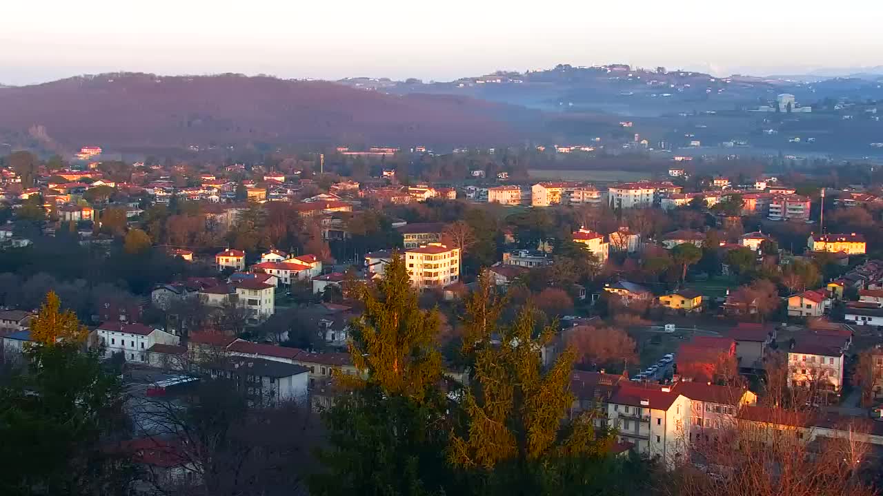 Nova Gorica i Gorica: Prekrasan Pogled iz Franjevačkog Samostana Kostanjevica