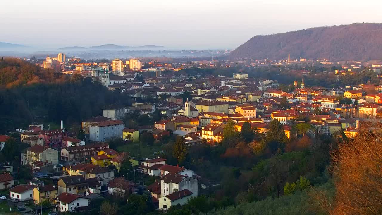 Nova Gorica y Gorizia: Impresionantes Vistas desde el Monasterio Franciscano de Kostanjevica