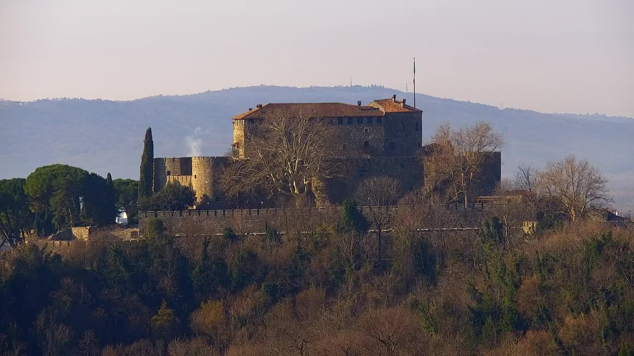 Nova Gorica e Gorizia: Panorama Mozzafiato dal Convento Francescano di Castagnevizza