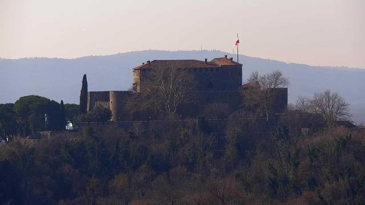 Nova Gorica e Gorizia: Panorama Mozzafiato dal Convento Francescano di Castagnevizza