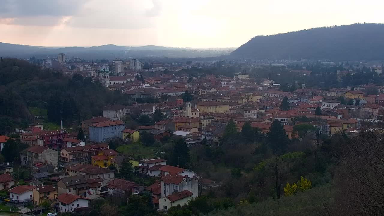 Nova Gorica e Gorizia: Panorama Mozzafiato dal Convento Francescano di Castagnevizza