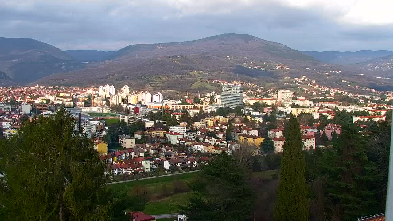 Nova Gorica i Gorica: Prekrasan Pogled iz Franjevačkog Samostana Kostanjevica