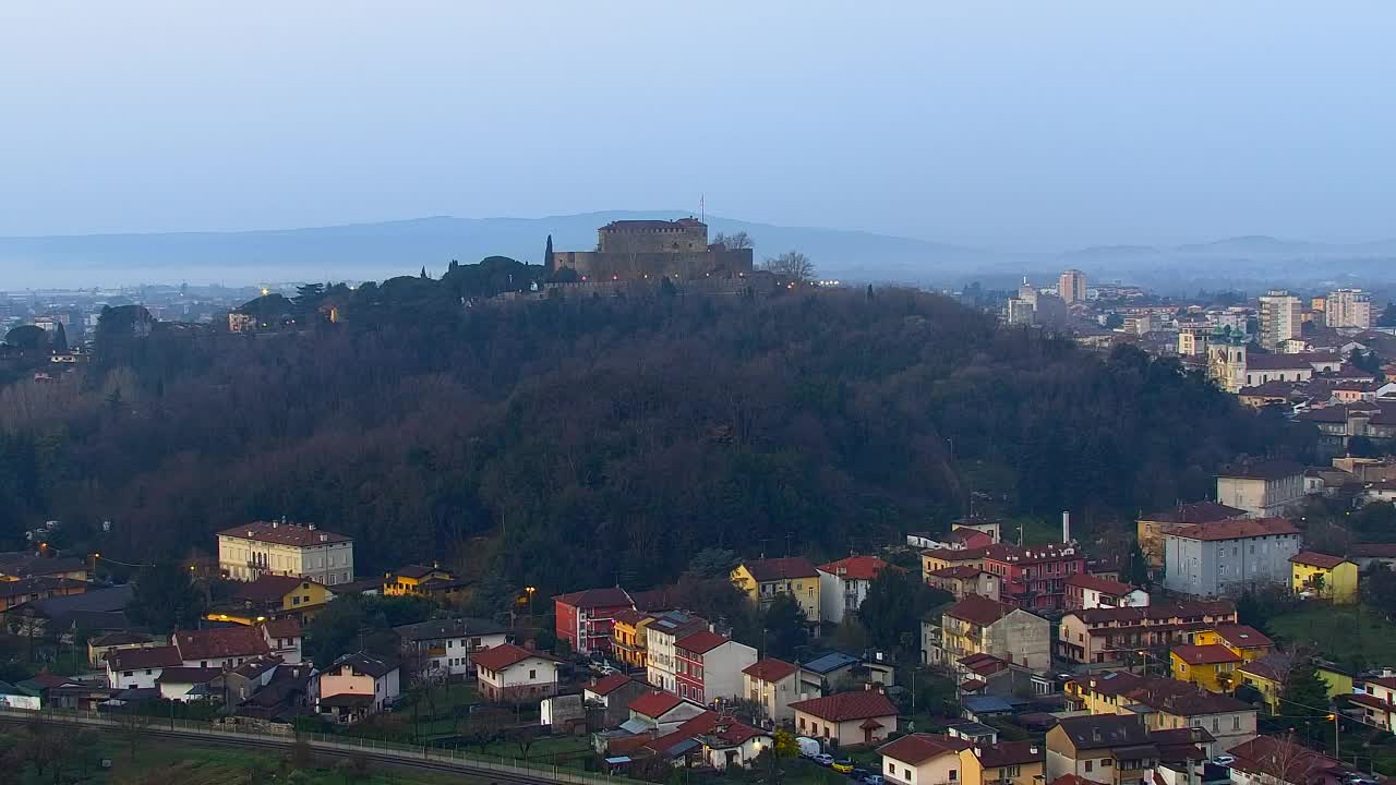 Nova Gorica e Gorizia: Panorama Mozzafiato dal Convento Francescano di Castagnevizza