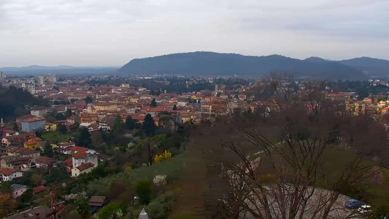 Nova Gorica e Gorizia: Panorama Mozzafiato dal Convento Francescano di Castagnevizza