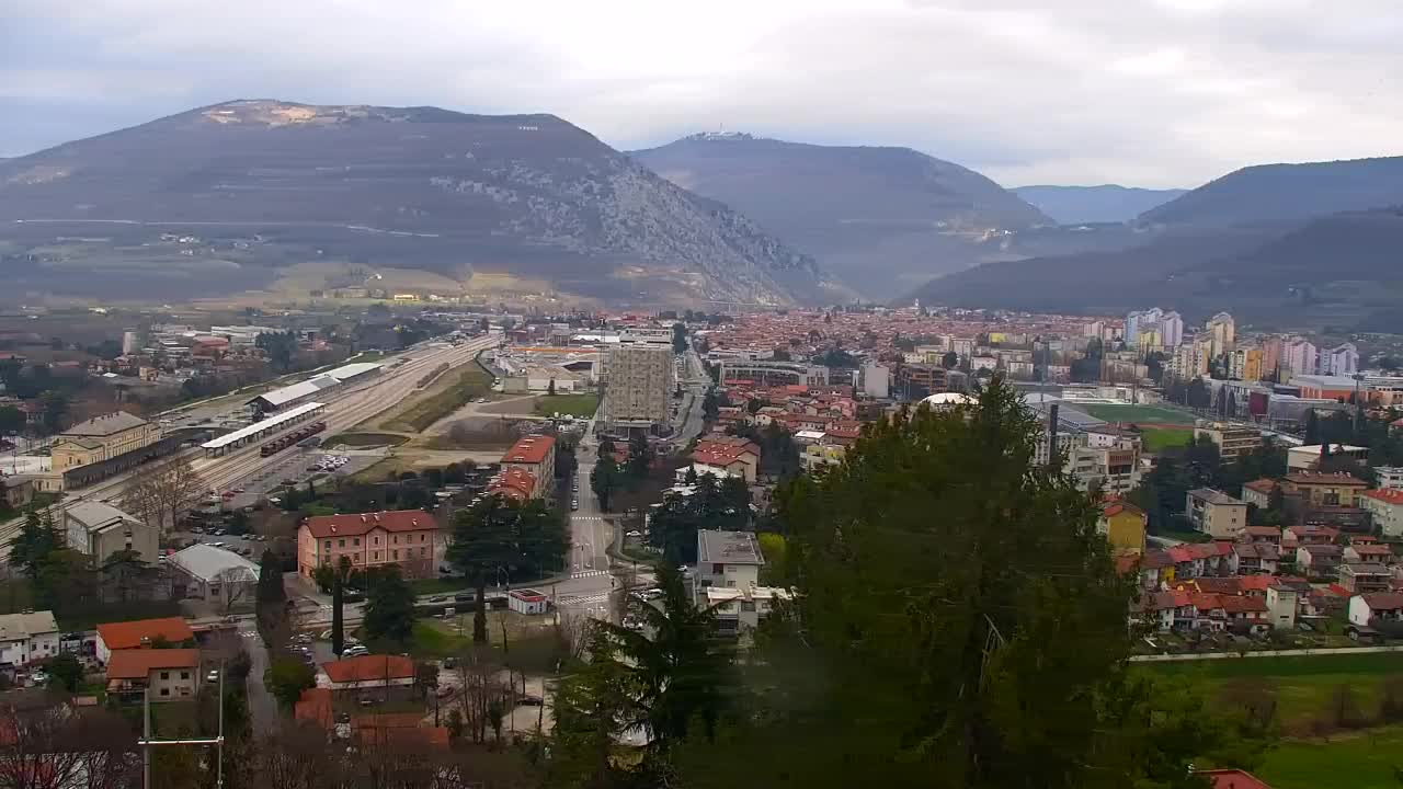 Nova Gorica e Gorizia: Panorama Mozzafiato dal Convento Francescano di Castagnevizza