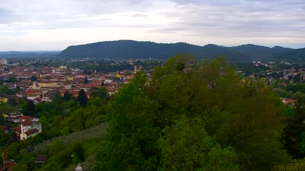 Nova Gorica i Gorica: Prekrasan Pogled iz Franjevačkog Samostana Kostanjevica