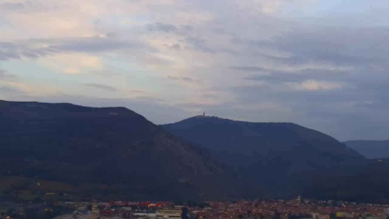 Nova Gorica i Gorica: Prekrasan Pogled iz Franjevačkog Samostana Kostanjevica