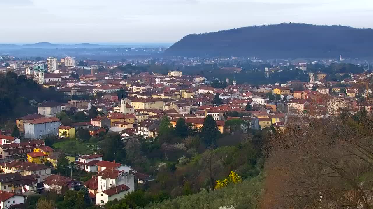 Nova Gorica e Gorizia: Panorama Mozzafiato dal Convento Francescano di Castagnevizza