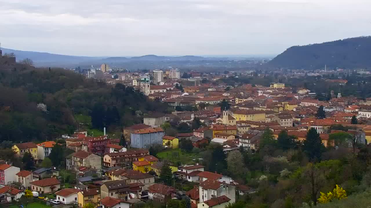 Nova Gorica e Gorizia: Panorama Mozzafiato dal Convento Francescano di Castagnevizza
