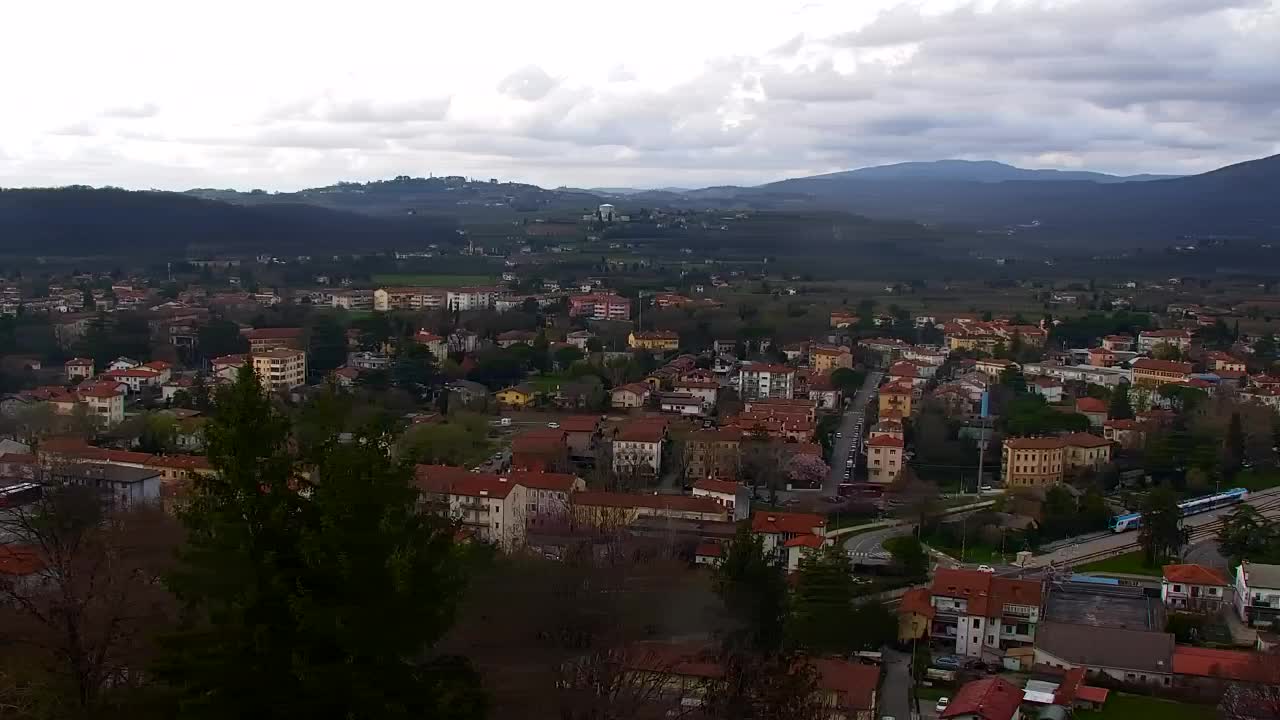 Nova Gorica e Gorizia: Panorama Mozzafiato dal Convento Francescano di Castagnevizza