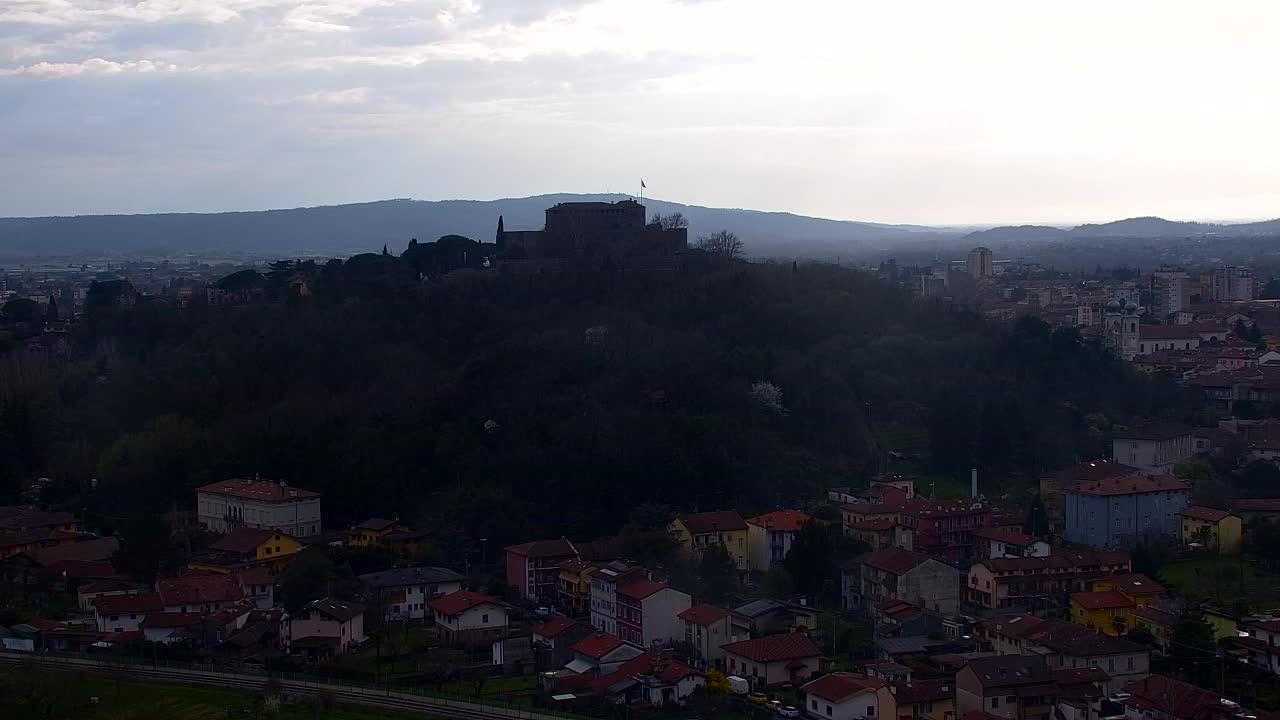 Nova Gorica i Gorica: Prekrasan Pogled iz Franjevačkog Samostana Kostanjevica