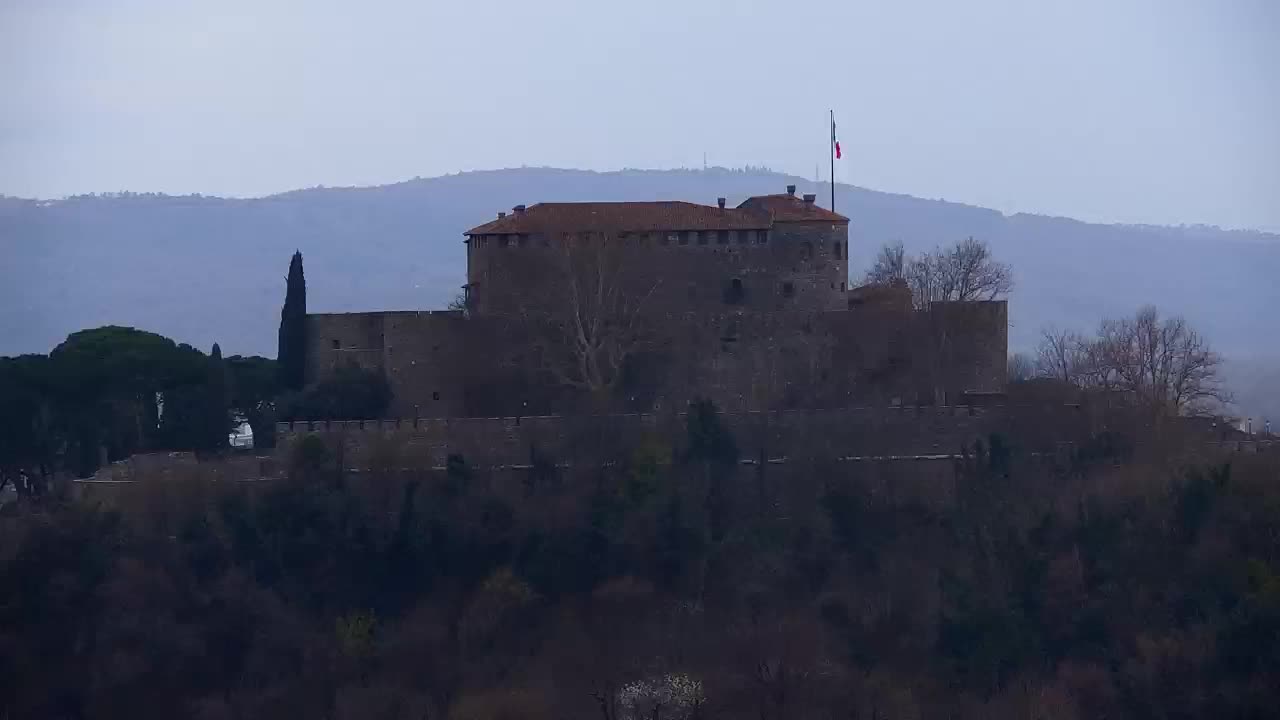 Nova Gorica e Gorizia: Panorama Mozzafiato dal Convento Francescano di Castagnevizza