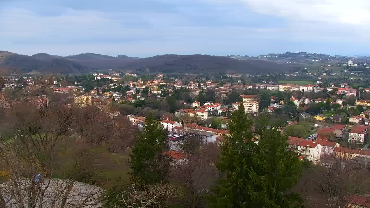 Nova Gorica e Gorizia: Panorama Mozzafiato dal Convento Francescano di Castagnevizza