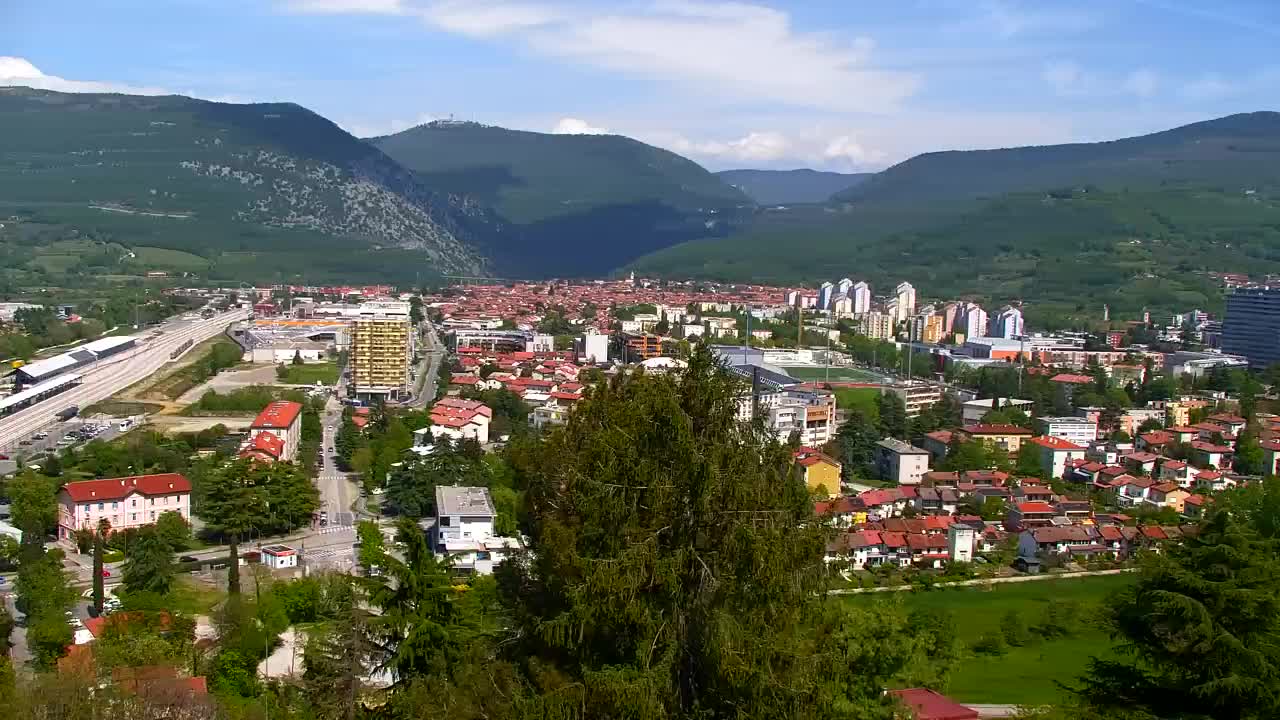 Nova Gorica e Gorizia: Panorama Mozzafiato dal Convento Francescano di Castagnevizza