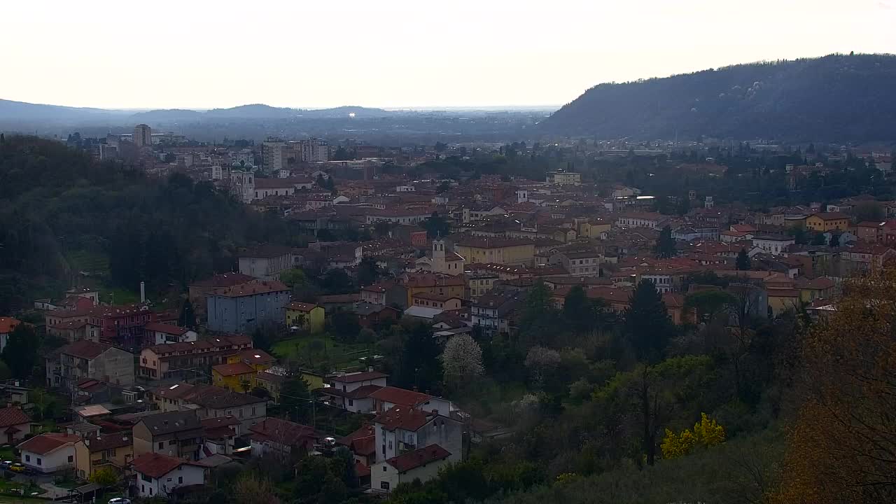 Nova Gorica e Gorizia: Panorama Mozzafiato dal Convento Francescano di Castagnevizza