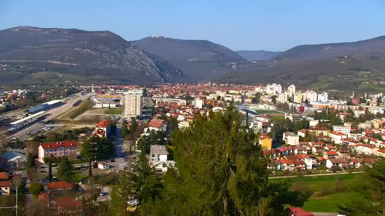 Nova Gorica i Gorica: Prekrasan Pogled iz Franjevačkog Samostana Kostanjevica