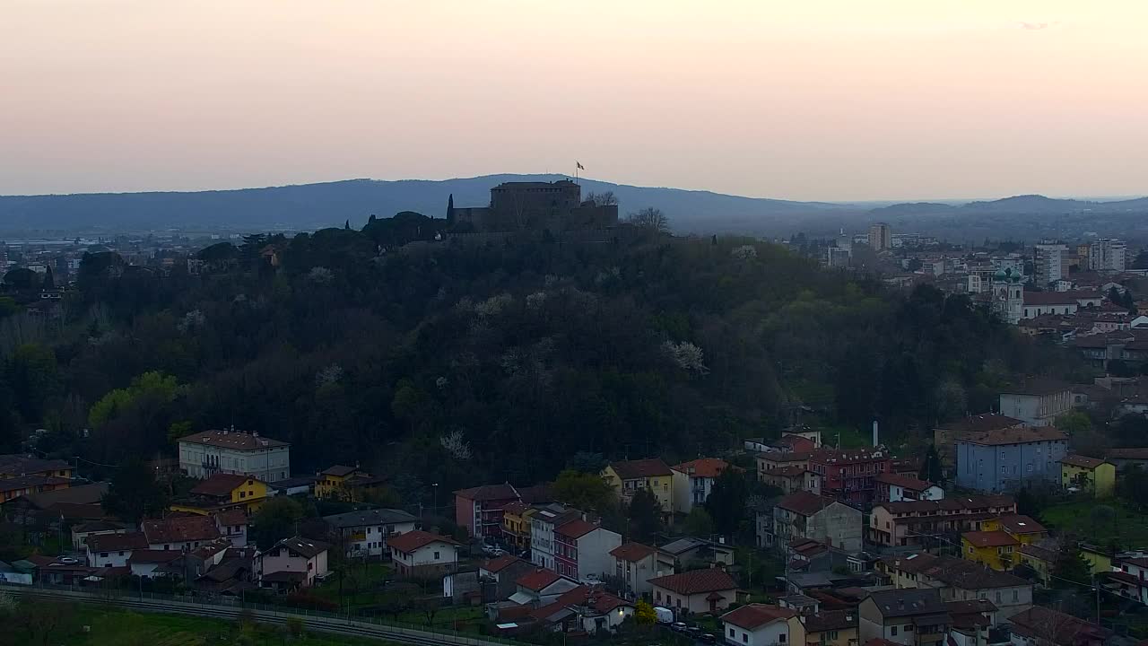 Nova Gorica y Gorizia: Impresionantes Vistas desde el Monasterio Franciscano de Kostanjevica