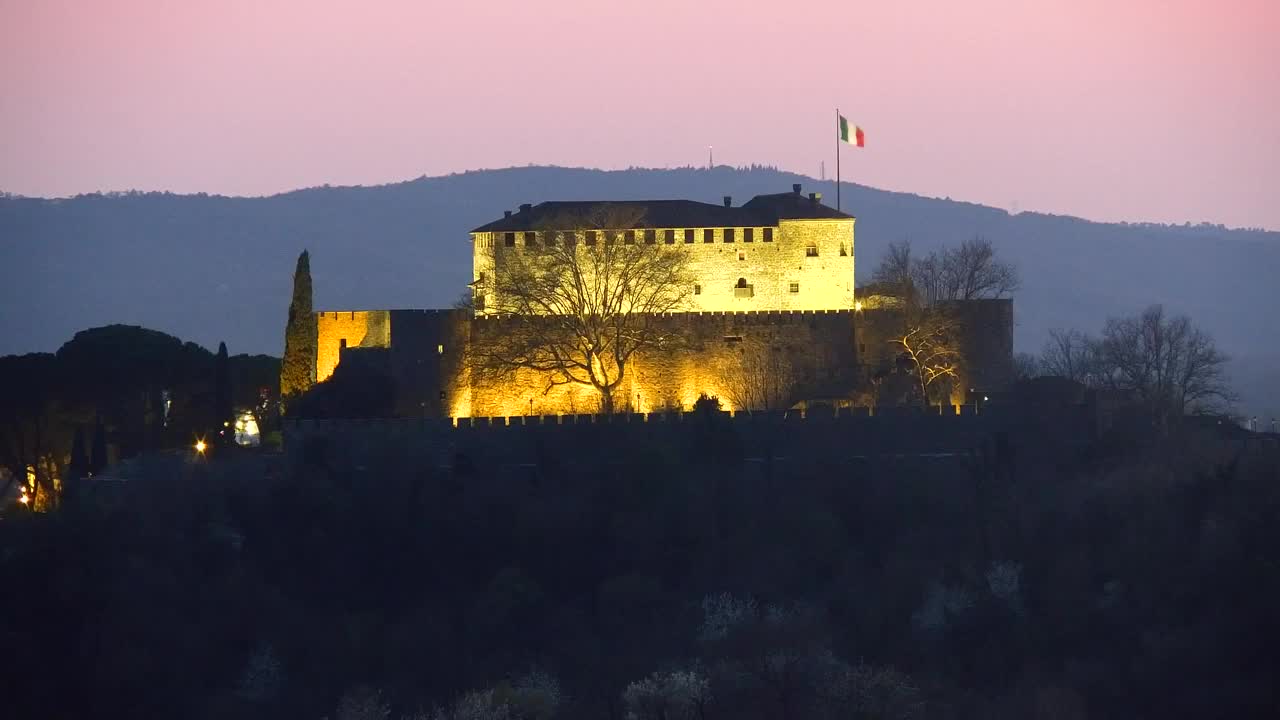 Nova Gorica e Gorizia: Panorama Mozzafiato dal Convento Francescano di Castagnevizza
