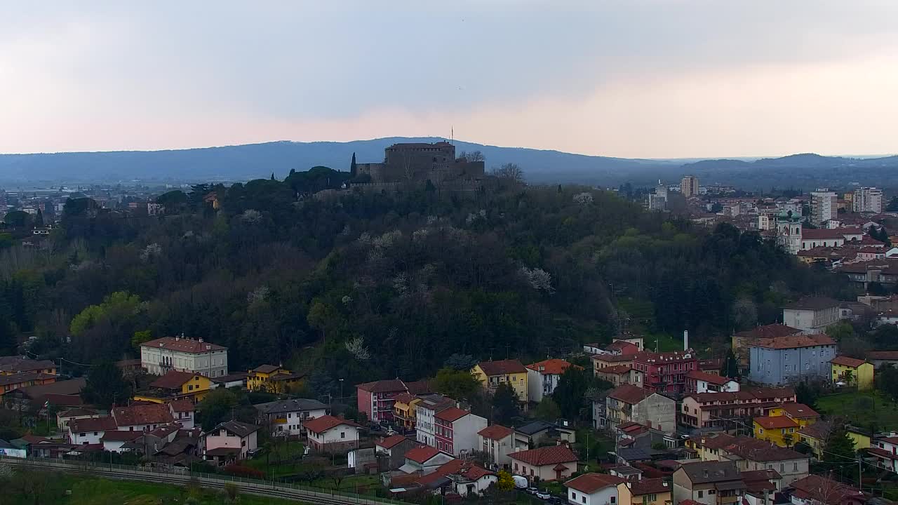 Nova Gorica i Gorica: Prekrasan Pogled iz Franjevačkog Samostana Kostanjevica