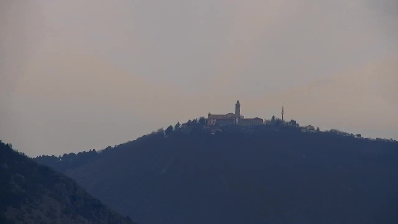 Nova Gorica i Gorica: Prekrasan Pogled iz Franjevačkog Samostana Kostanjevica