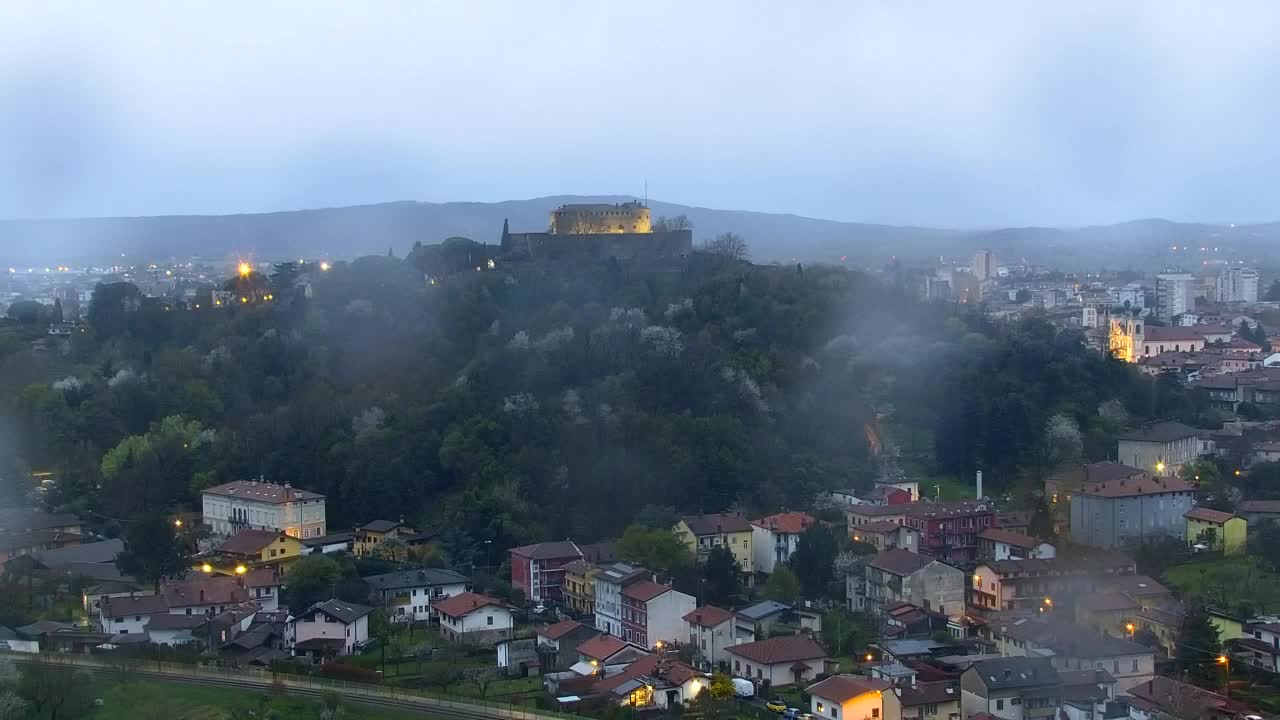 Nova Gorica e Gorizia: Panorama Mozzafiato dal Convento Francescano di Castagnevizza