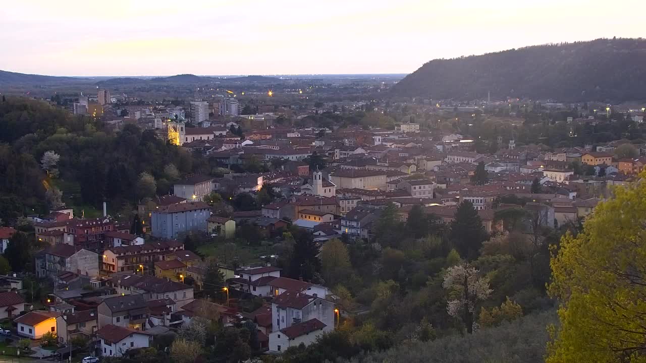 Nova Gorica y Gorizia: Impresionantes Vistas desde el Monasterio Franciscano de Kostanjevica