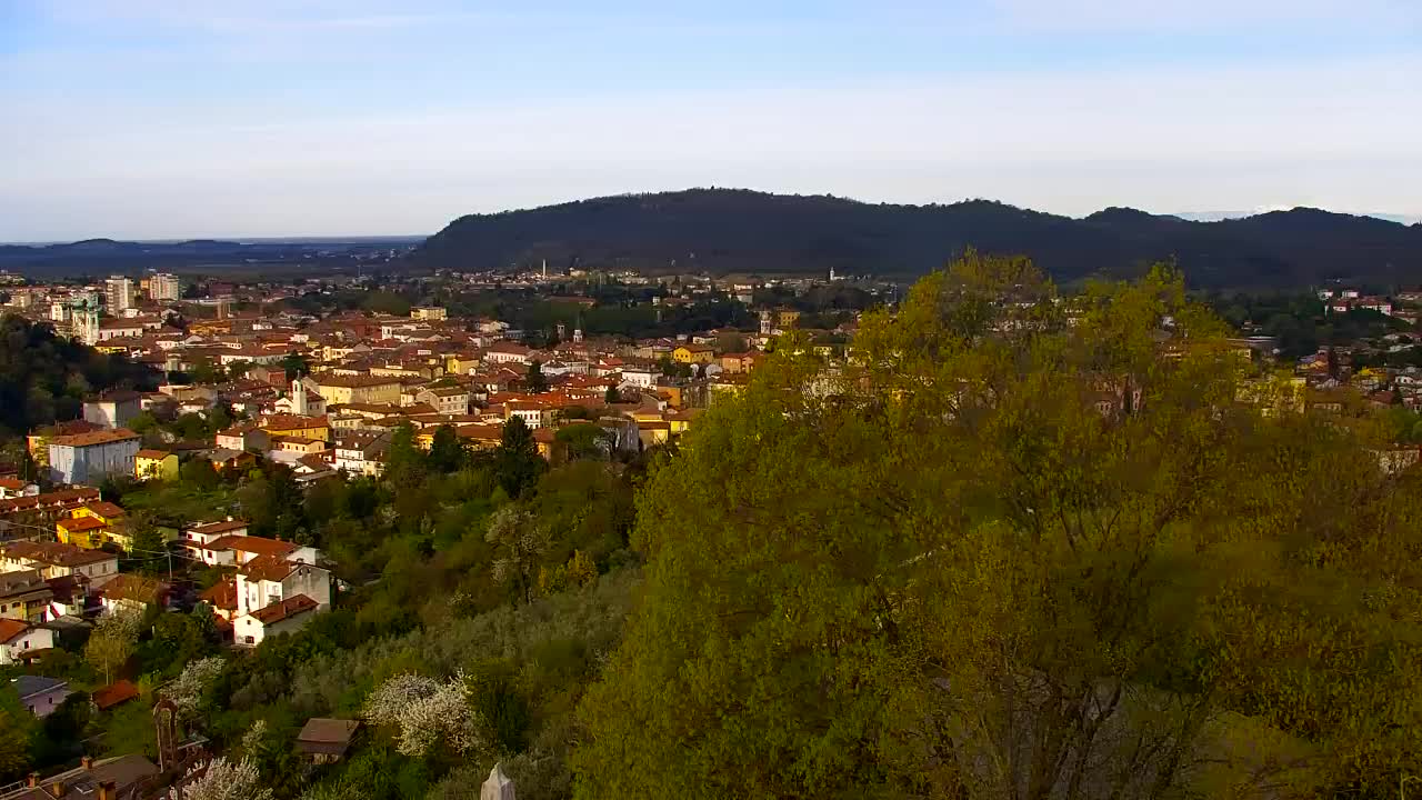 Nova Gorica i Gorica: Prekrasan Pogled iz Franjevačkog Samostana Kostanjevica