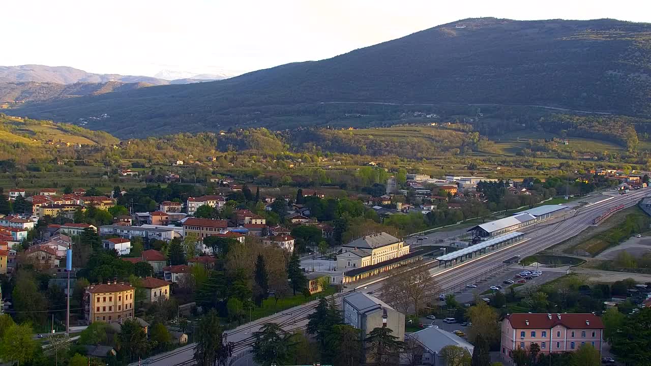 Nova Gorica e Gorizia: Panorama Mozzafiato dal Convento Francescano di Castagnevizza
