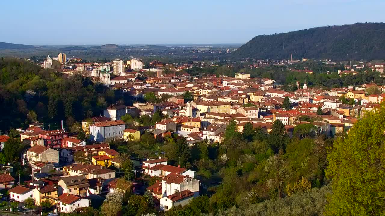 Nova Gorica i Gorica: Prekrasan Pogled iz Franjevačkog Samostana Kostanjevica