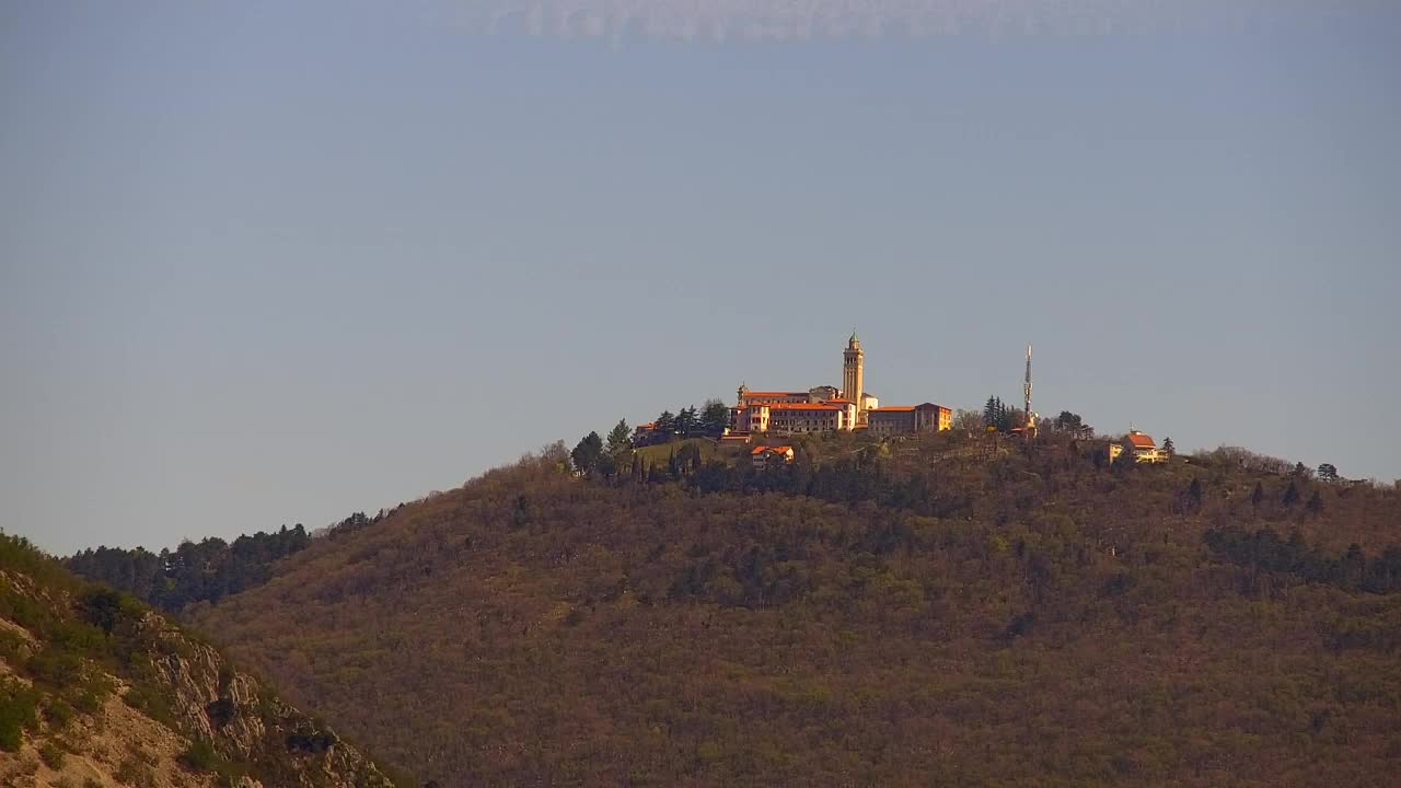Nova Gorica e Gorizia: Panorama Mozzafiato dal Convento Francescano di Castagnevizza