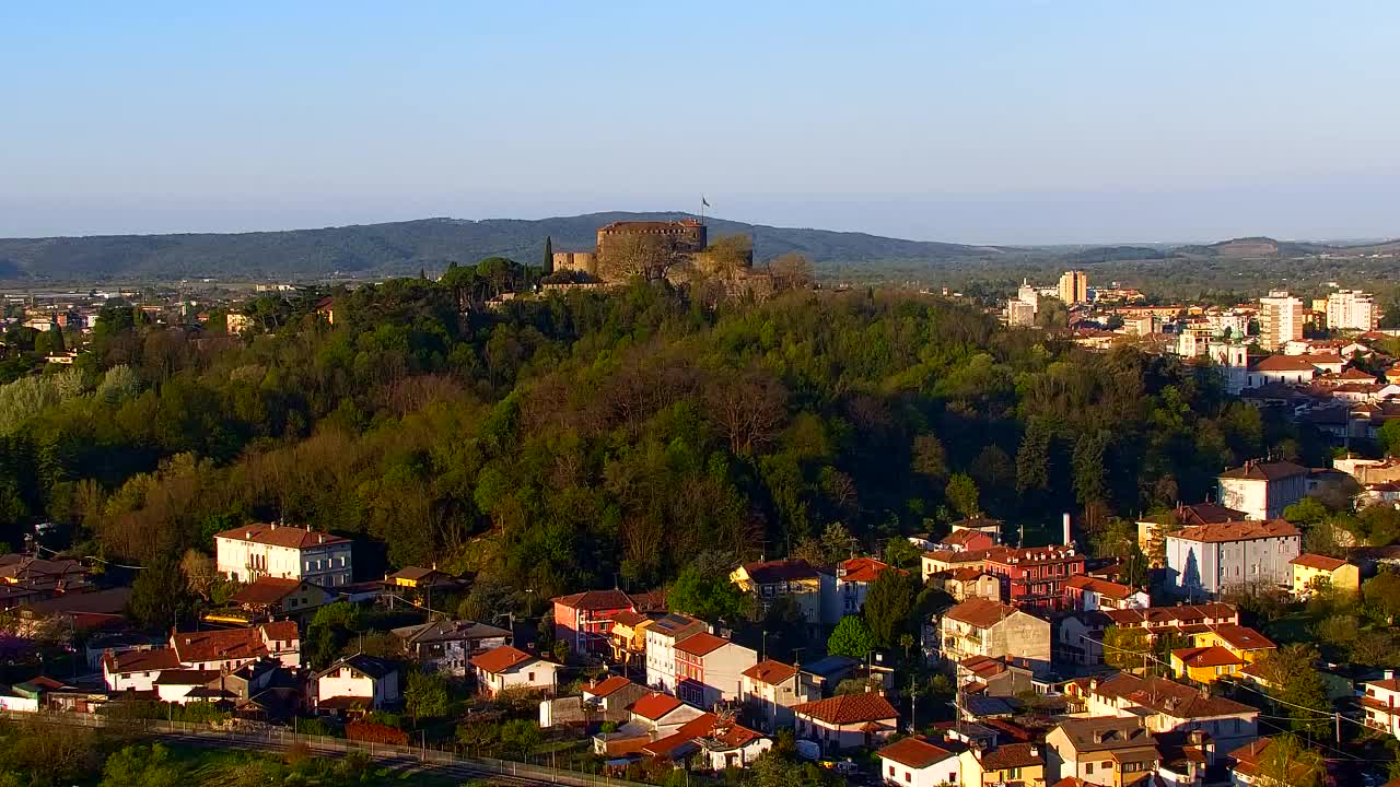 Nova Gorica i Gorica: Prekrasan Pogled iz Franjevačkog Samostana Kostanjevica