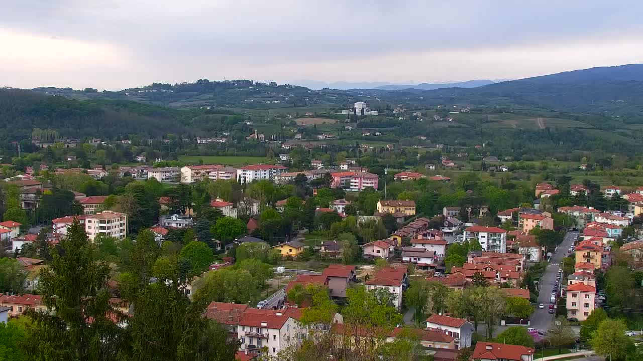 Nova Gorica e Gorizia: Panorama Mozzafiato dal Convento Francescano di Castagnevizza
