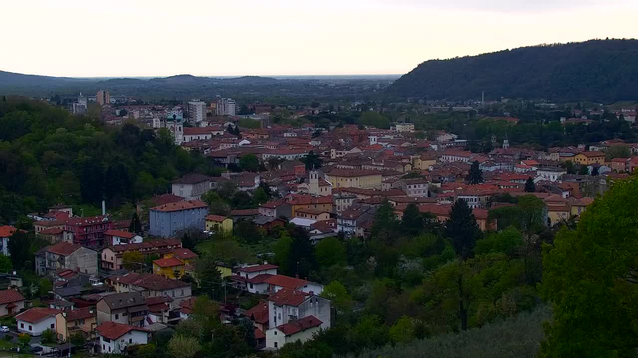 Nova Gorica e Gorizia: Panorama Mozzafiato dal Convento Francescano di Castagnevizza