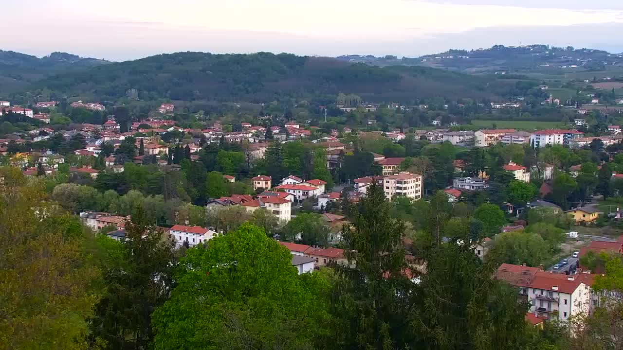 Nova Gorica e Gorizia: Panorama Mozzafiato dal Convento Francescano di Castagnevizza