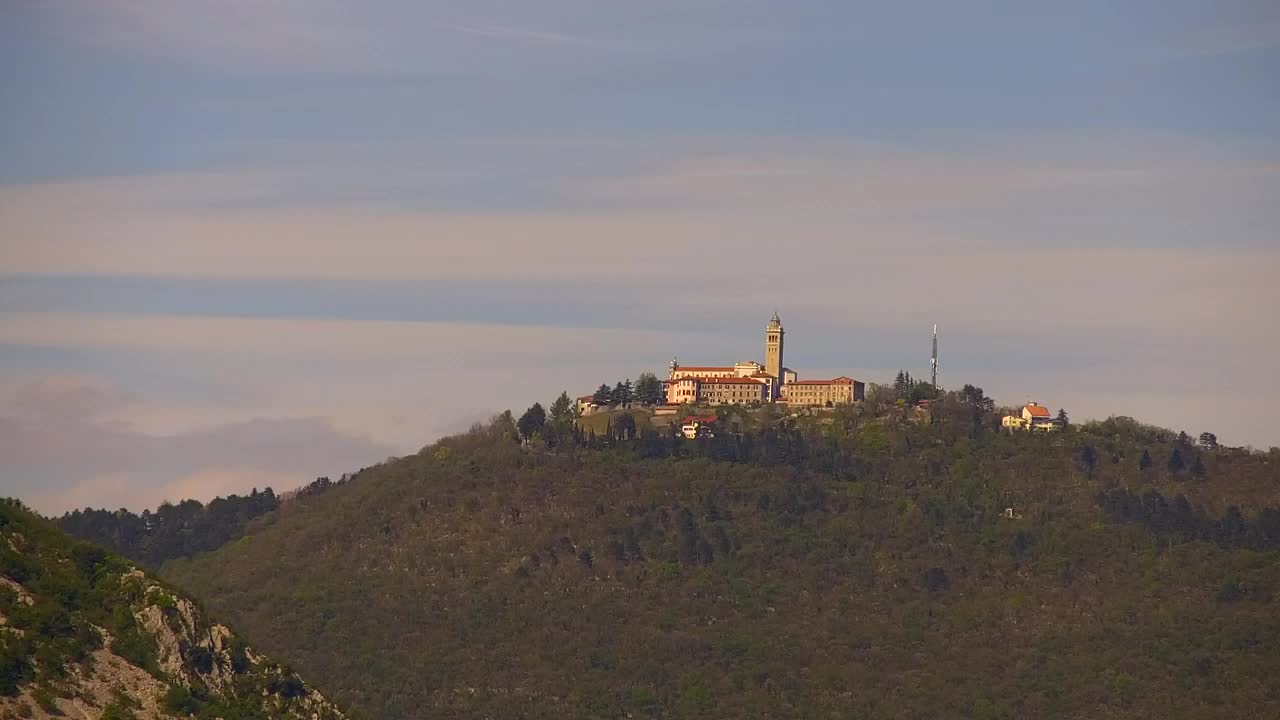 Nova Gorica e Gorizia: Panorama Mozzafiato dal Convento Francescano di Castagnevizza