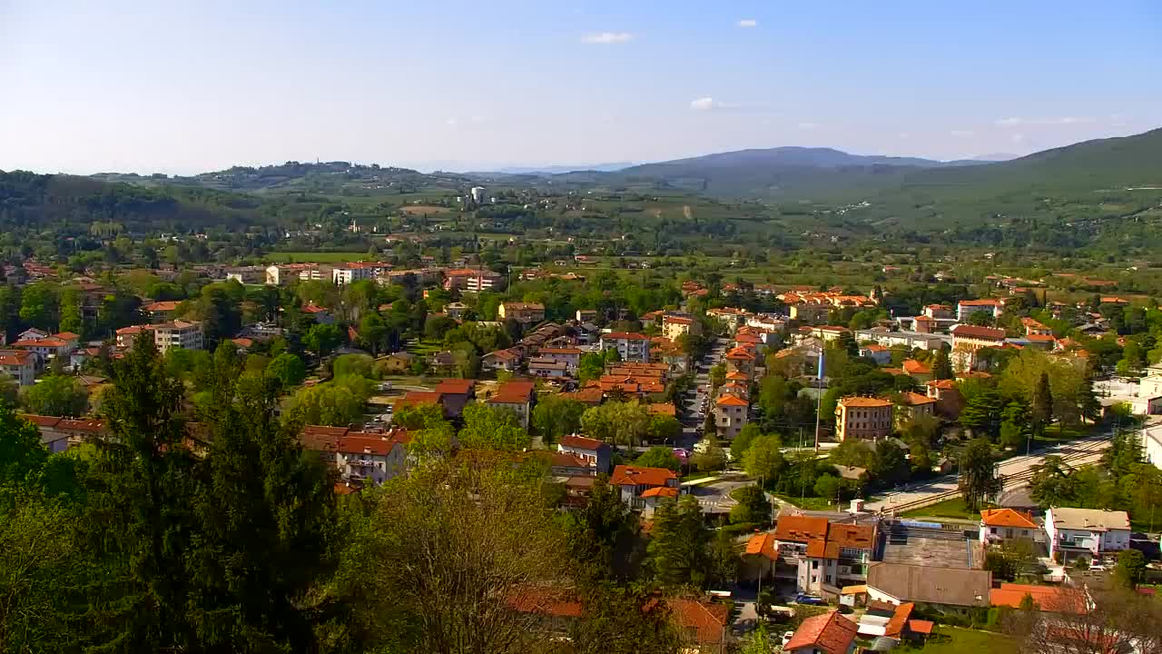Nova Gorica e Gorizia: Panorama Mozzafiato dal Convento Francescano di Castagnevizza