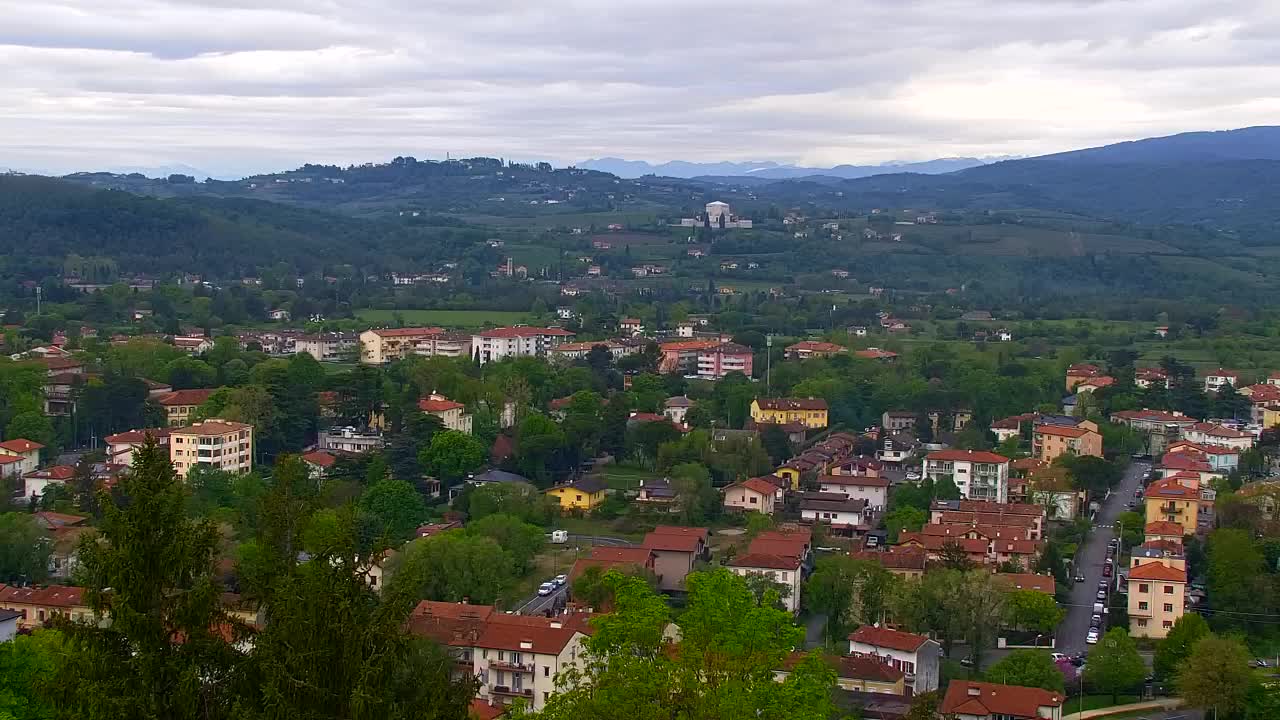 Nova Gorica i Gorica: Prekrasan Pogled iz Franjevačkog Samostana Kostanjevica