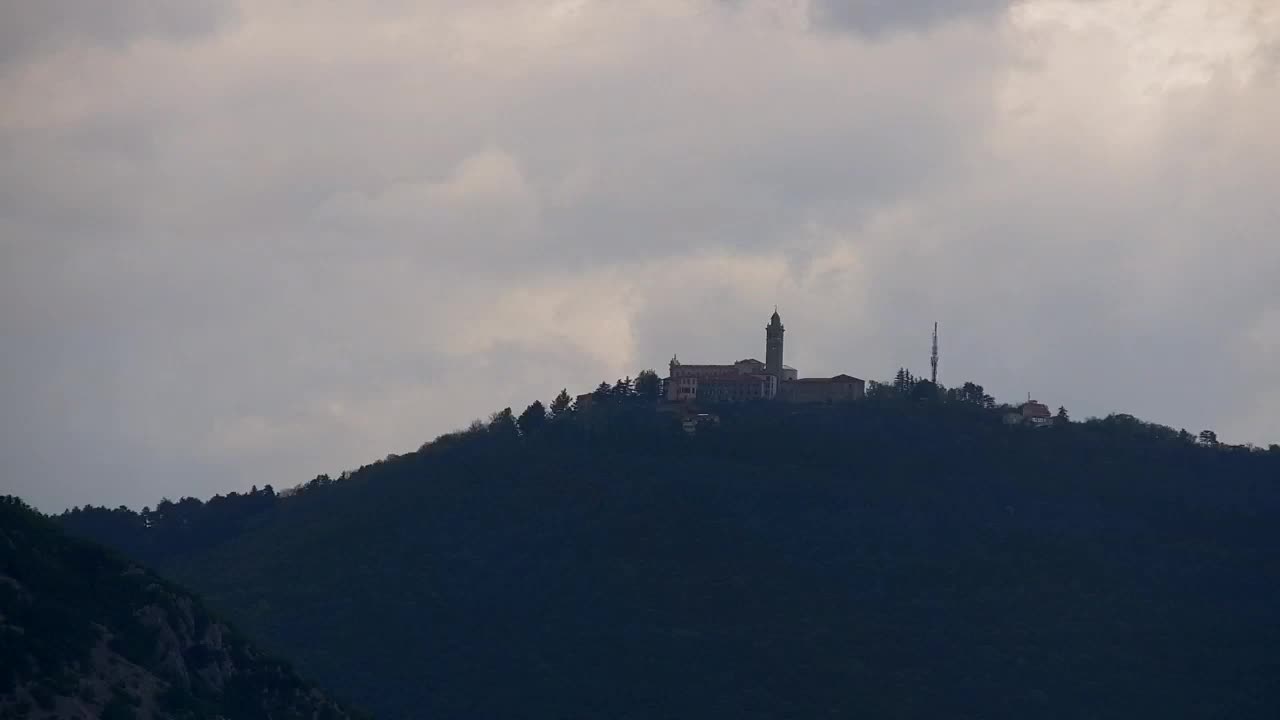 Nova Gorica e Gorizia: Panorama Mozzafiato dal Convento Francescano di Castagnevizza