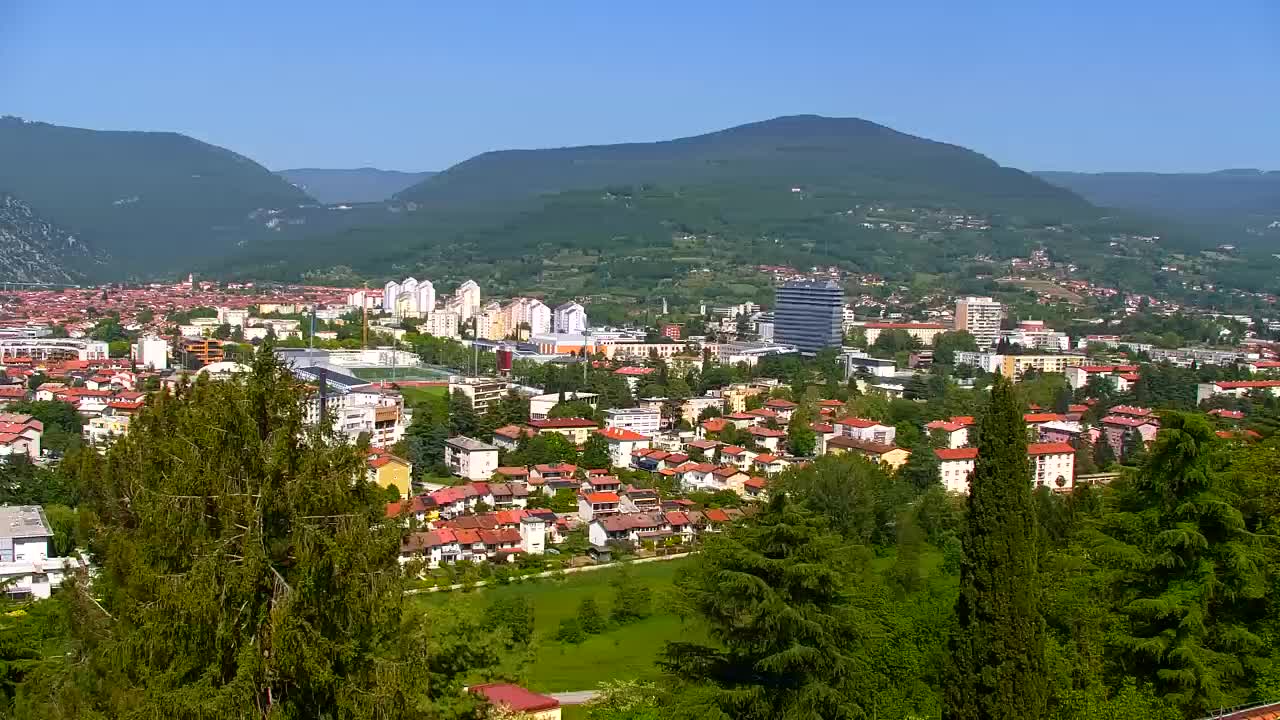 Nova Gorica y Gorizia: Impresionantes Vistas desde el Monasterio Franciscano de Kostanjevica