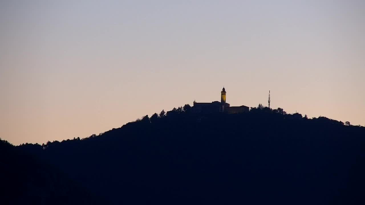 Nova Gorica e Gorizia: Panorama Mozzafiato dal Convento Francescano di Castagnevizza