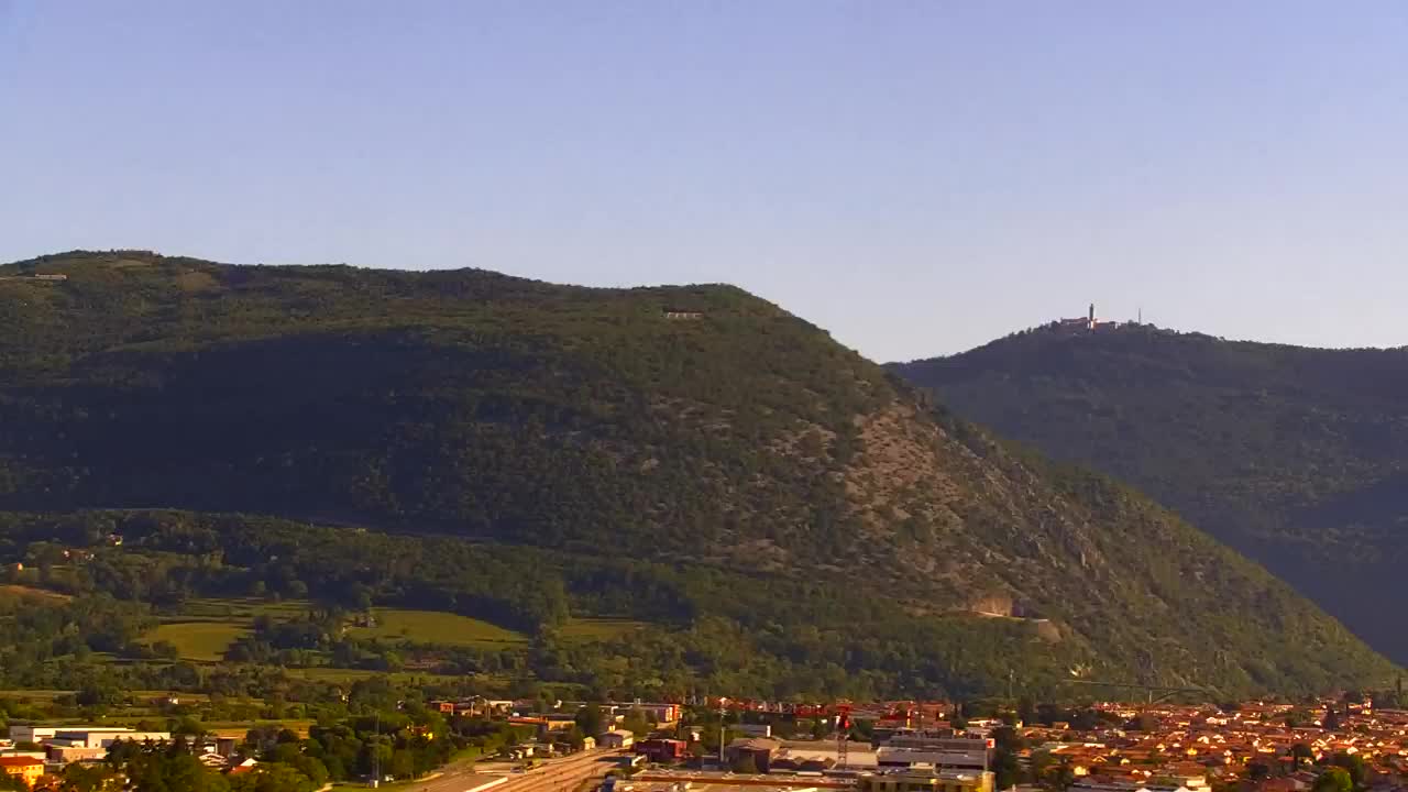 Nova Gorica e Gorizia: Panorama Mozzafiato dal Convento Francescano di Castagnevizza
