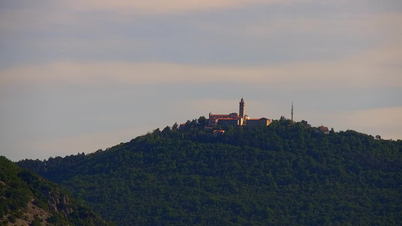 Nova Gorica e Gorizia: Panorama Mozzafiato dal Convento Francescano di Castagnevizza