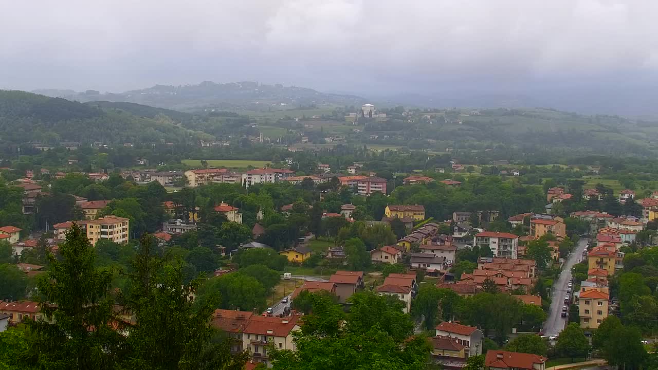 Nova Gorica e Gorizia: Panorama Mozzafiato dal Convento Francescano di Castagnevizza