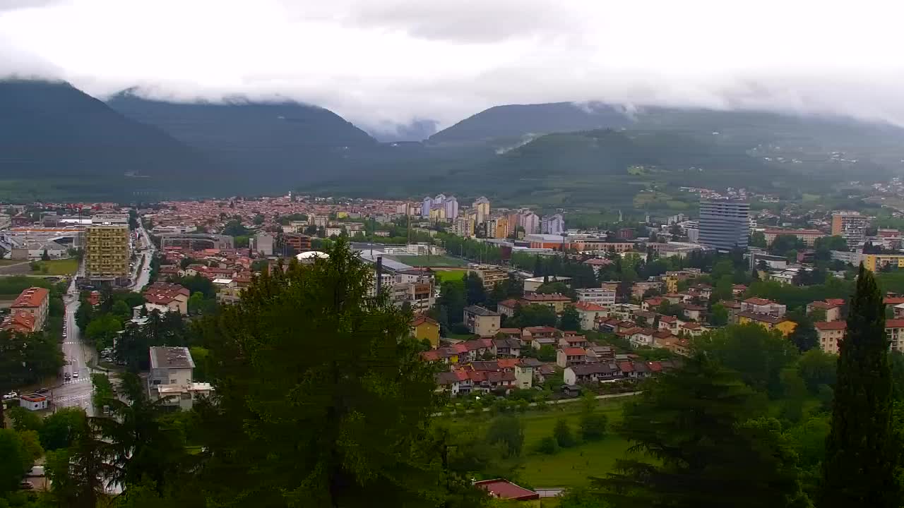 Nova Gorica e Gorizia: Panorama Mozzafiato dal Convento Francescano di Castagnevizza