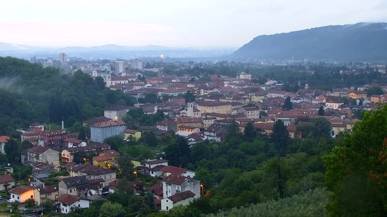 Nova Gorica e Gorizia: Panorama Mozzafiato dal Convento Francescano di Castagnevizza