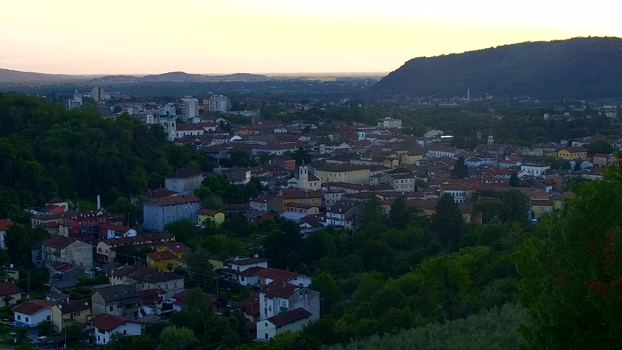 Nova Gorica i Gorica: Prekrasan Pogled iz Franjevačkog Samostana Kostanjevica