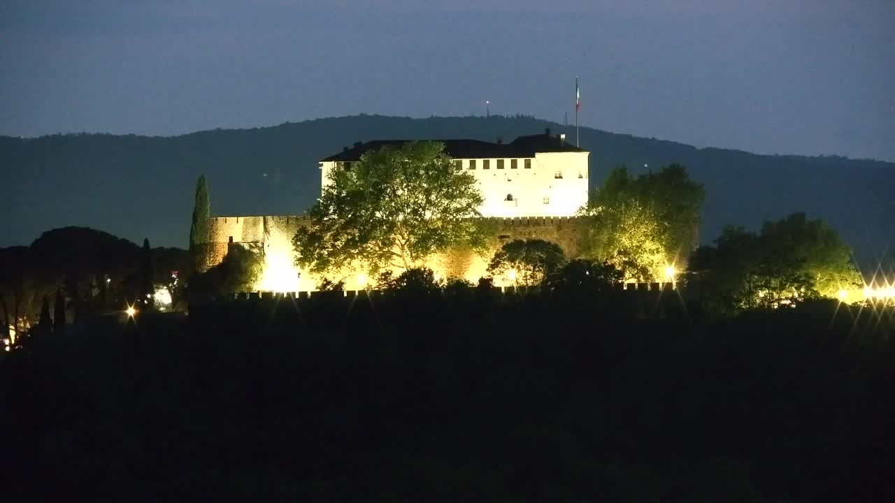 Nova Gorica e Gorizia: Panorama Mozzafiato dal Convento Francescano di Castagnevizza