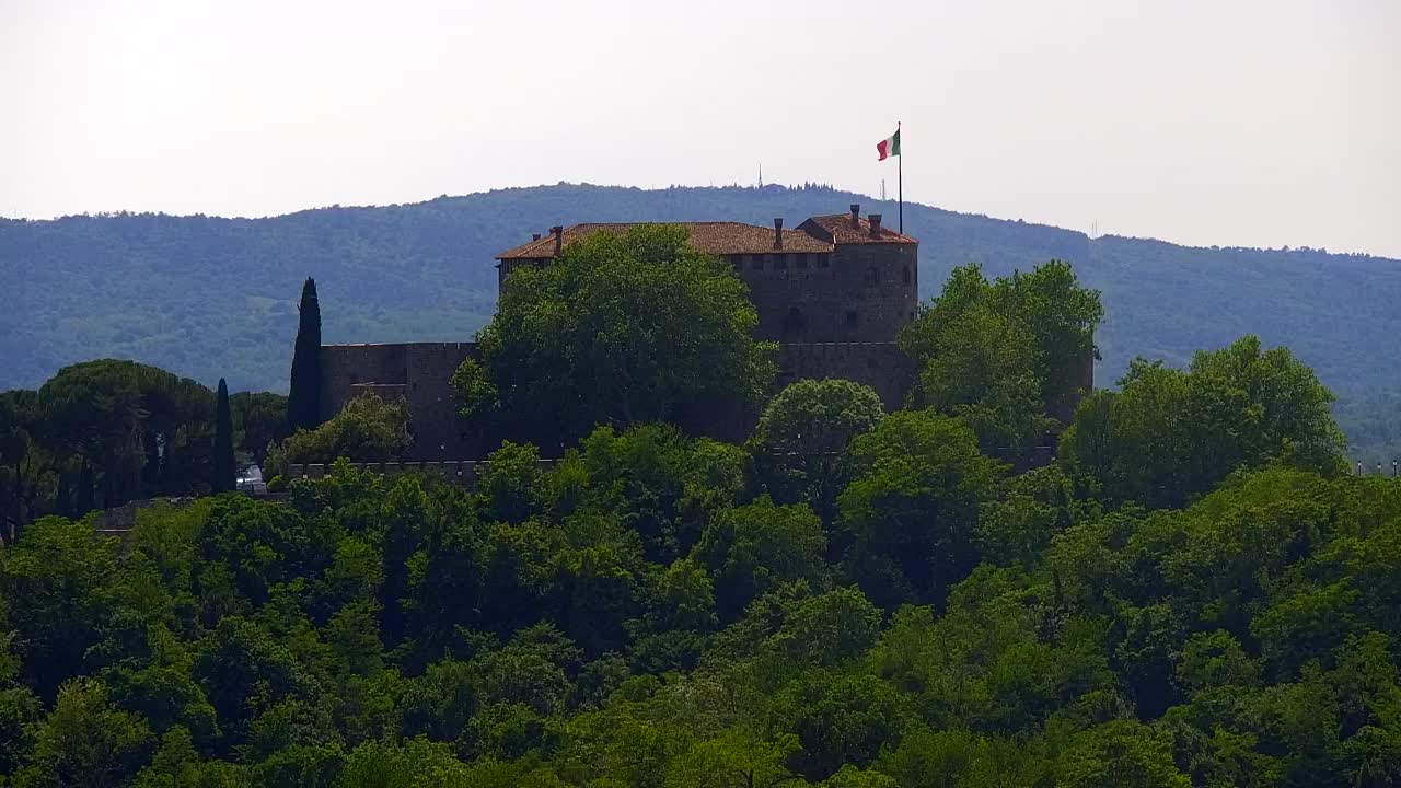 Nova Gorica e Gorizia: Panorama Mozzafiato dal Convento Francescano di Castagnevizza
