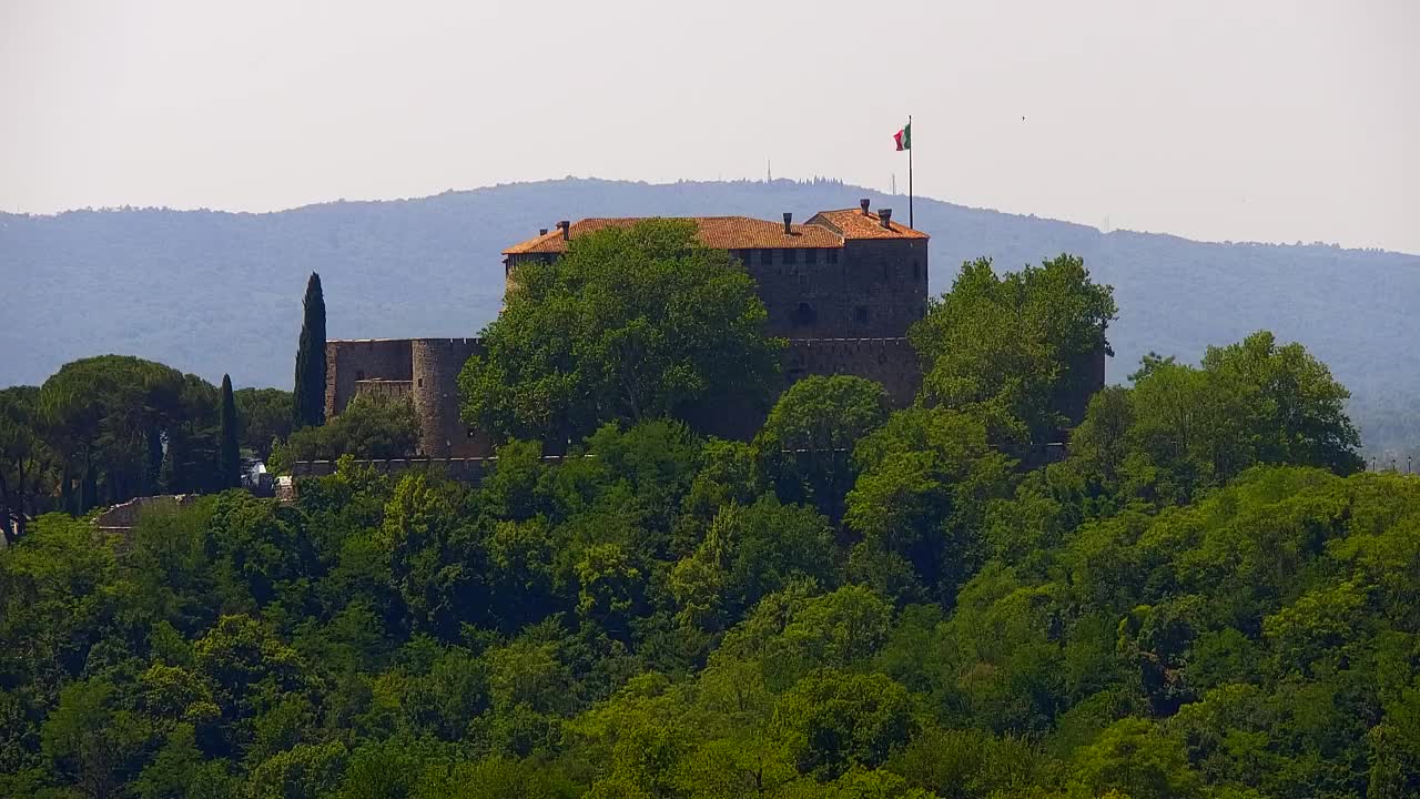 Nova Gorica e Gorizia: Panorama Mozzafiato dal Convento Francescano di Castagnevizza